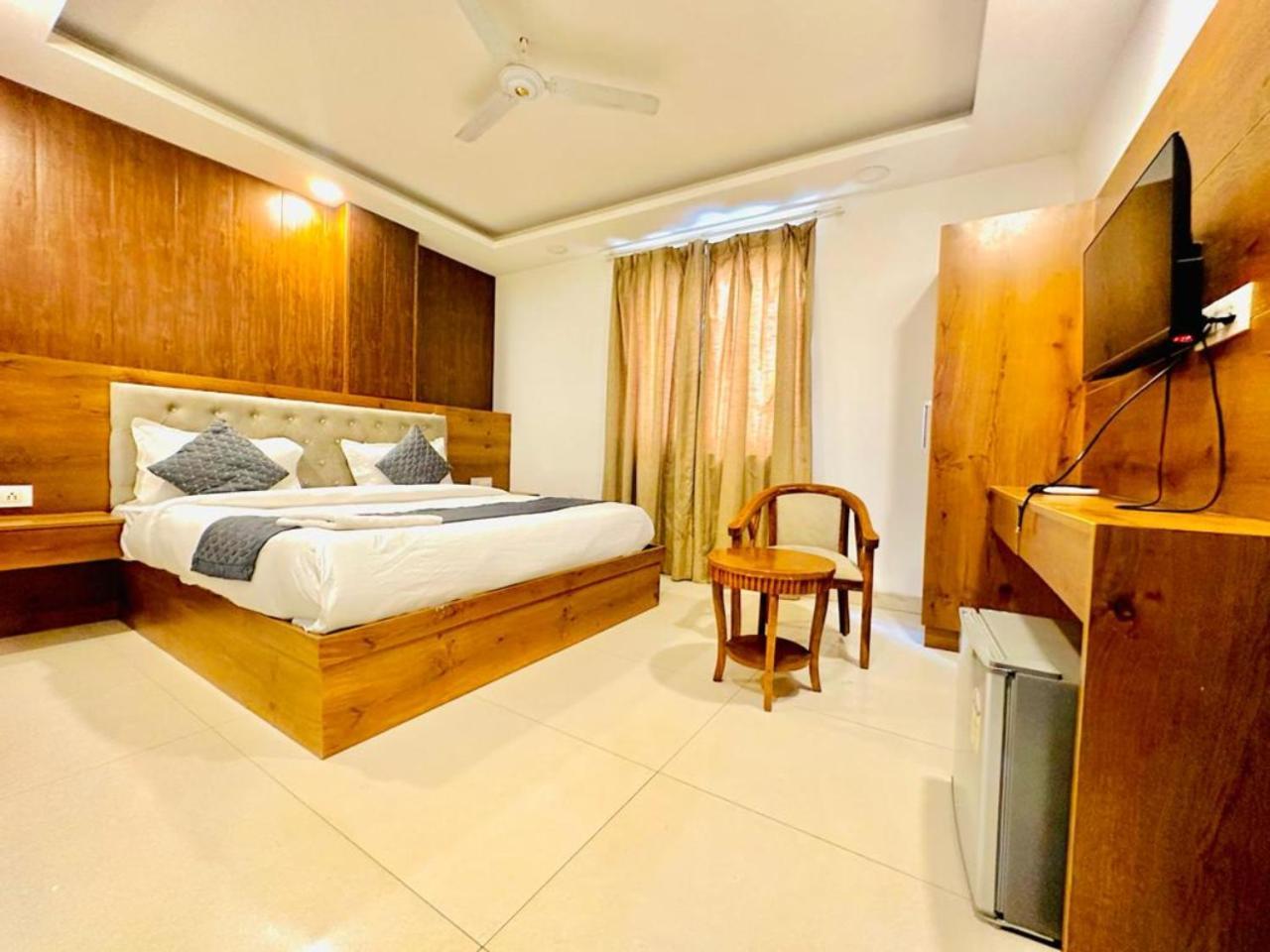 Hotel Galaxy Inn Near Delhi International Airport New Delhi Extérieur photo