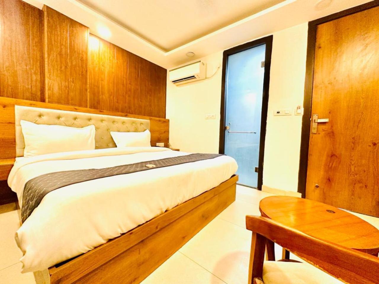 Hotel Galaxy Inn Near Delhi International Airport New Delhi Extérieur photo