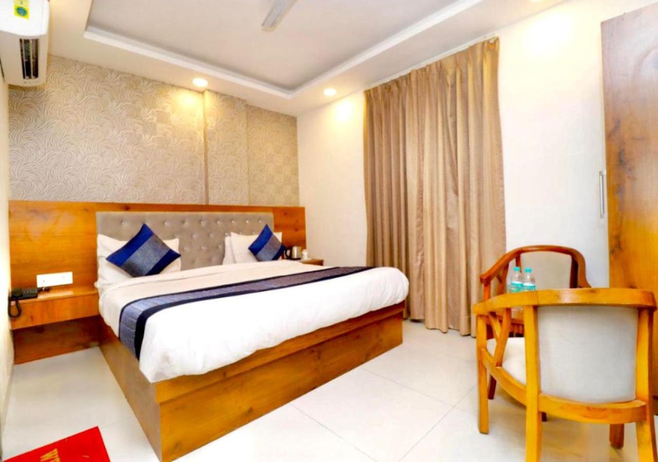 Hotel Galaxy Inn Near Delhi International Airport New Delhi Extérieur photo