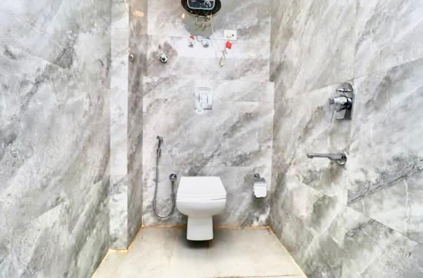 Hotel Galaxy Inn Near Delhi International Airport New Delhi Extérieur photo