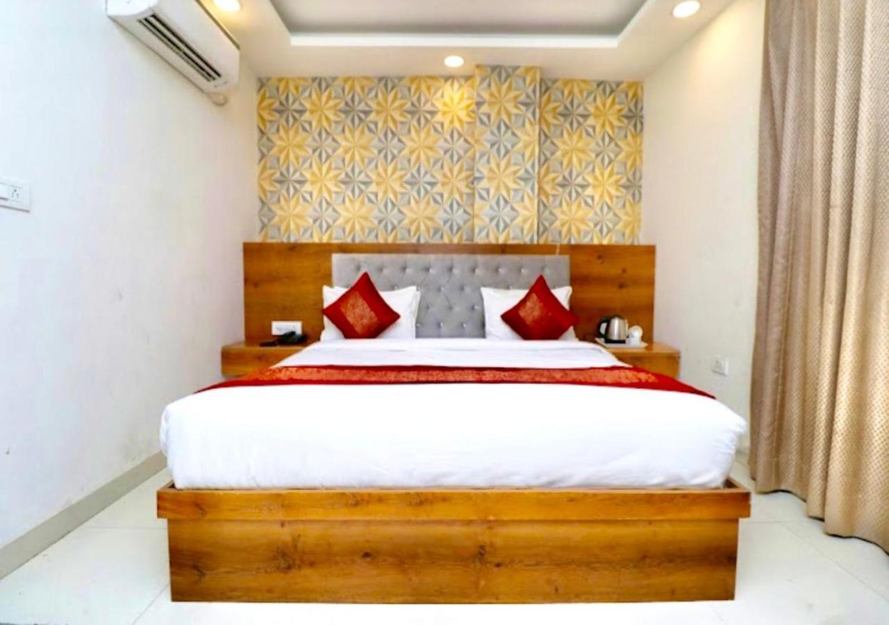 Hotel Galaxy Inn Near Delhi International Airport New Delhi Extérieur photo