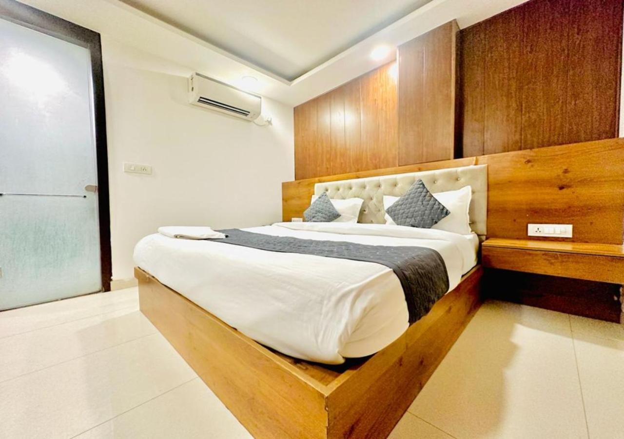 Hotel Galaxy Inn Near Delhi International Airport New Delhi Extérieur photo